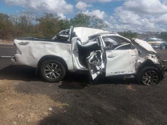 Duas pessoas ficaram feridas após capotamento na BR-243, em Inhapi