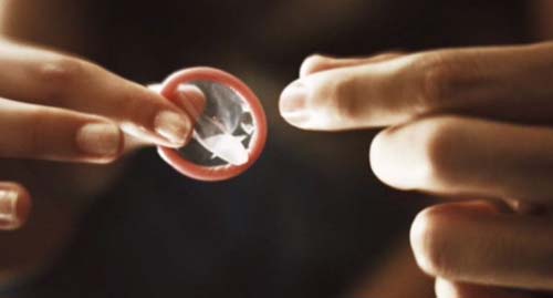 Mulher com suspeita de tuberculose descobre ter camisinha no pulmão