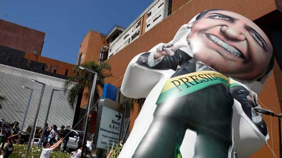 Boatos e teorias da conspiração sobre atentado a Bolsonaro se espalham