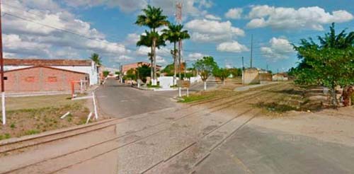 Mulher é encontrada morta, seminua, em casa abandonada no interior de AL