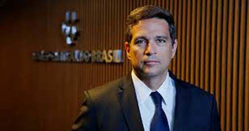 Campos Neto se diz a favor de taxar super-ricos e elogia 'decisões corretas' do governo