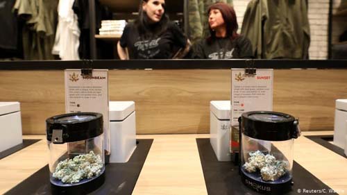 Canadá arrecada US$ 139 milhões com venda de maconha