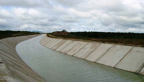 Obras do Canal do Sertão podem parar nos próximos dias
