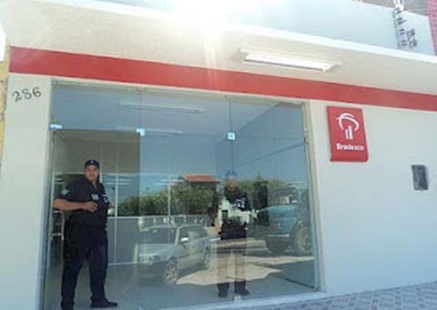 Agência do Banco Bradesco é assaltada em Canapi