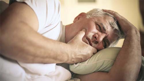 Lesões na boca que não cicatrizam podem ser sinais de câncer