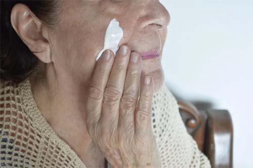 Dezembro Laranja: dermatologista orienta sobre os cuidados para evitar o câncer de pele no verão