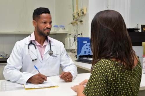 Sesau capacita médicos sobre manejo clínico dos pacientes com arboviroses e leptospirose