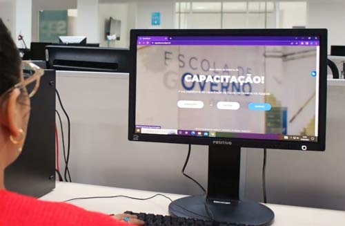 Mais de 100 vagas em cursos gratuitos são oferecidas a servidores estaduais