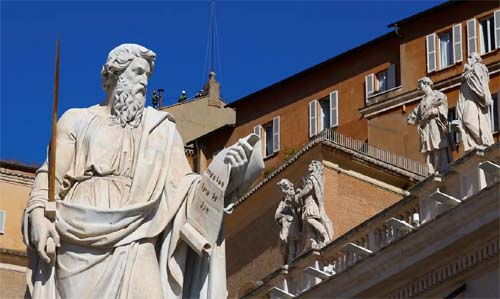 Instalada chaminé na Capela Sistina para anunciar escolha do novo papa