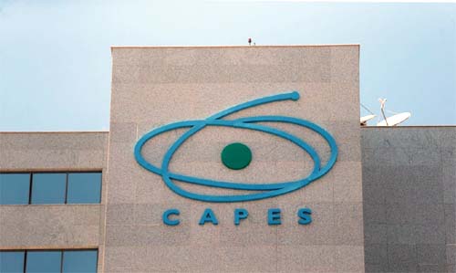 MEC aumenta oferta de bolsas para formação de professores em 54%