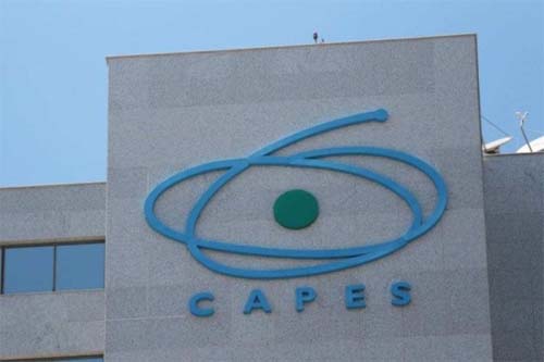 Capes vai ofertar mais de mil novas bolsas de pós-graduação