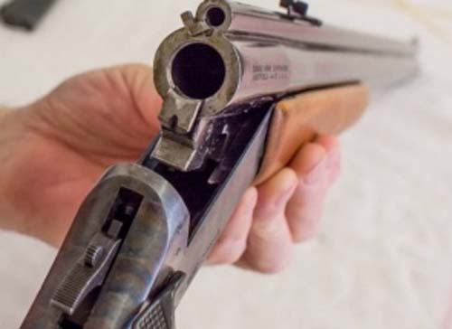 Armas são encontradas em casa abandonada no Vergel do Lago, em Maceió