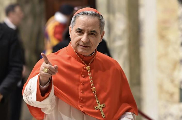 Julgamento contra cardeal acusado de malversação recomeça no Vaticano