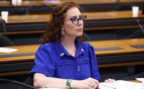 Zambelli afirma que pretende se apresentar a autoridades italianas para evitar status de fugitiva