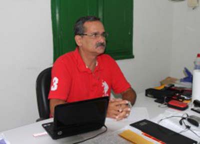 IML: Falta água e fossa está estourada