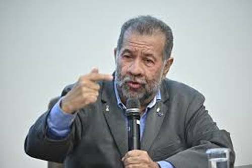 Crise no INSS: Lula é aconselhado a afastar Carlos Lupi