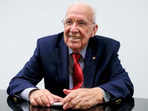 Políticos e entidades lamentam morte de Carlos Mendonça