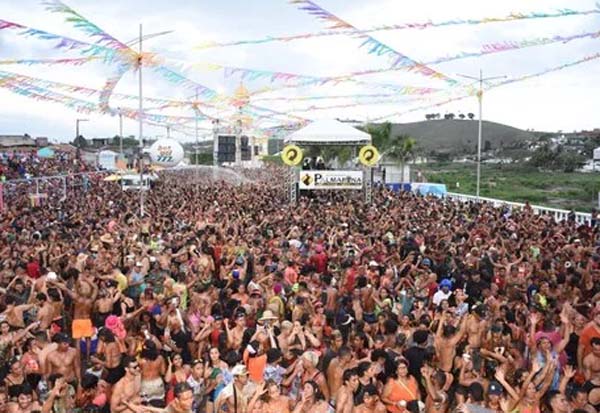 Milhares de pessoas curtiram o mela-mela em São José da Laje