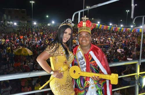 Galã E Banda Som De Trio Arrastam Foliões Na Abertura  Do Carnaval 2019 Em Murici