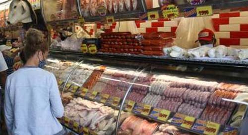Carnes ficam 10% mais caras em 2021; frango em pedaços salta 30%