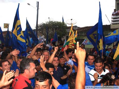 Carreata de Dr. Manoel Gomes e empresário José Clemente arrasta multidão em União dos Palmares 