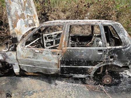 Táxi é encontrado carbonizado em Joaquim Gomes