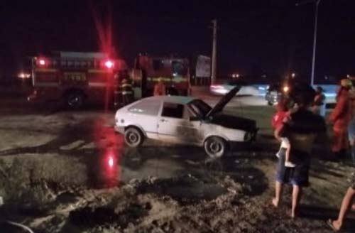 Veículo pega fogo na AL 110, em Arapiraca