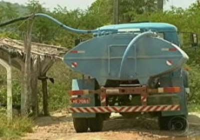 Seca obriga sertanejo a trocar gado por água e ração em Santana do Ipanema