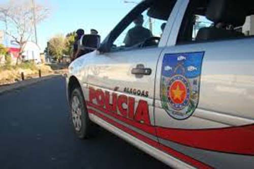 Mulher é ferida no pescoço com um golpe de facão na Barra de São Miguel