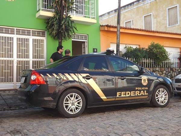 Polícia Federal cumpre mandados de busca e apreensão em Penedo 