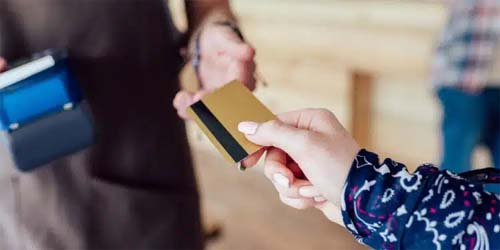 Fique ligado: é emitido alerta para brasileiros que utilizam a função 'aproximação' do cartão