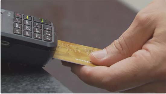 Renda de 35% dos brasileiros é insuficiente para pagar as próprias contas, diz SPC