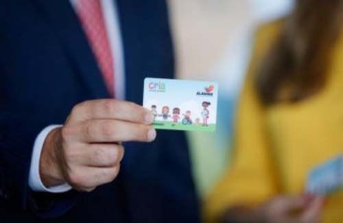 Governador anuncia para este mês pagamento do Cartão CRIA a 16.700 famílias alagoanas