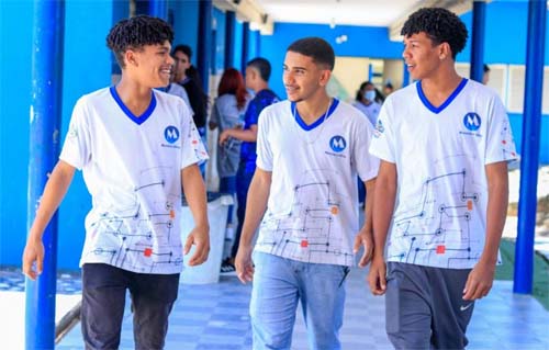 Governo investe R$ 16 milhões no Cartão Escola 10, beneficiando mais de 107 mil estudantes da rede estadual de ensino.