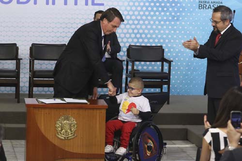 Governo federal lança carteira estudantil digital