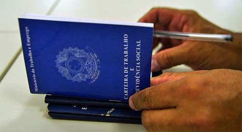 Comece 2023 de emprego novo: última semana do ano tem 18 mil vagas em todo o país