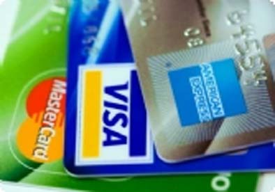 Polícia encontra cartões de crédito em casa de homem assassinado