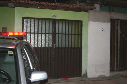Mulher morre esfaqueada dentro de casa no Trapiche
