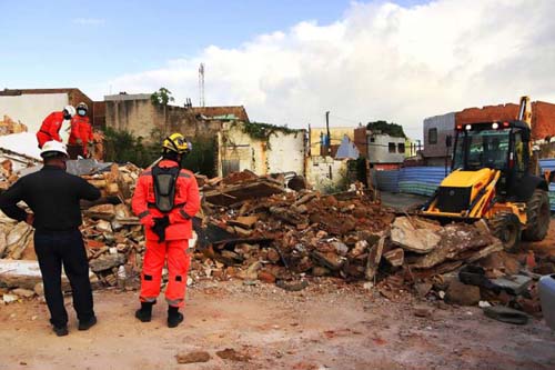 Imprensa é impedida de cobrir desabamento de casa no Pinheiro