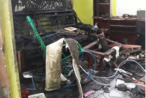 Homem põe fogo dentro de casa para matar familiares em Viçosa