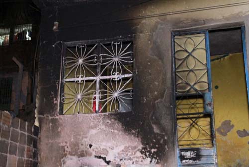 Traficantes colocam fogo na casa de trabalhador. Filho comprou crack mas não pagou