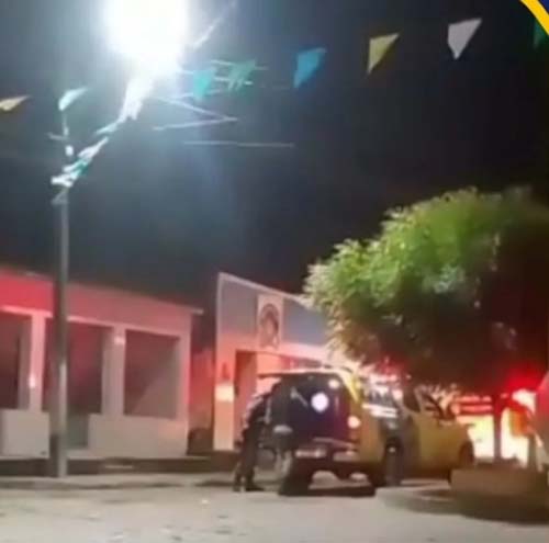 Homem é preso após atear fogo na casa de ex-esposa com ela e filhos dentro em Porto Real do Colégio