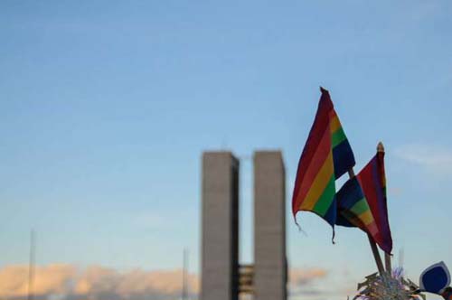 É possível que o governo Bolsonaro acabe com o casamento gay no país?