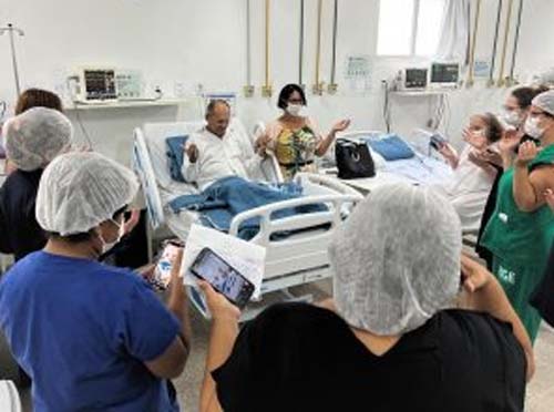 'Disseram sim': Casal realiza o sonho do casamento no setor de Cardiologia do HGE