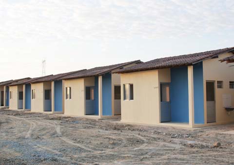 Desabrigados de enchente ocupam casas em Rio Largo 