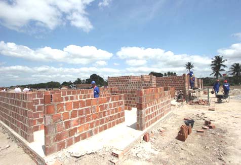 Desabrigados terão que pagar pelas casas em AL