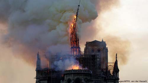 França anuncia concurso para reconstruir torre da Notre-Dame