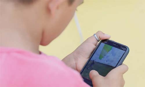 Ano letivo começa com proibição de celular nas escolas de educação básica