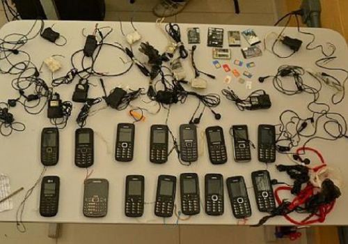Agentes realizam revista e apreende mais de 20 celulares em presídio