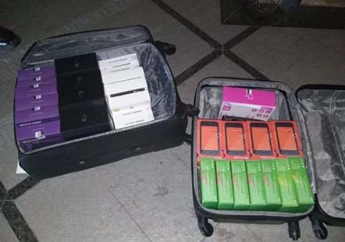 Adolescente é apreendido com R$ 150 mil em celulares em hipermercado